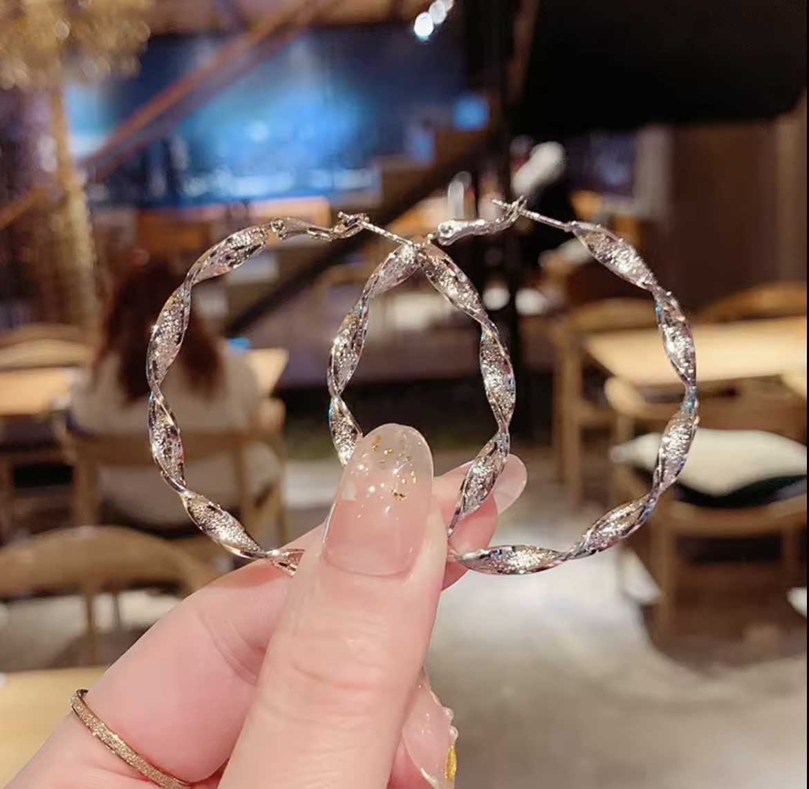 Twisted Leaf-Pattern Silver Hoop Earrings