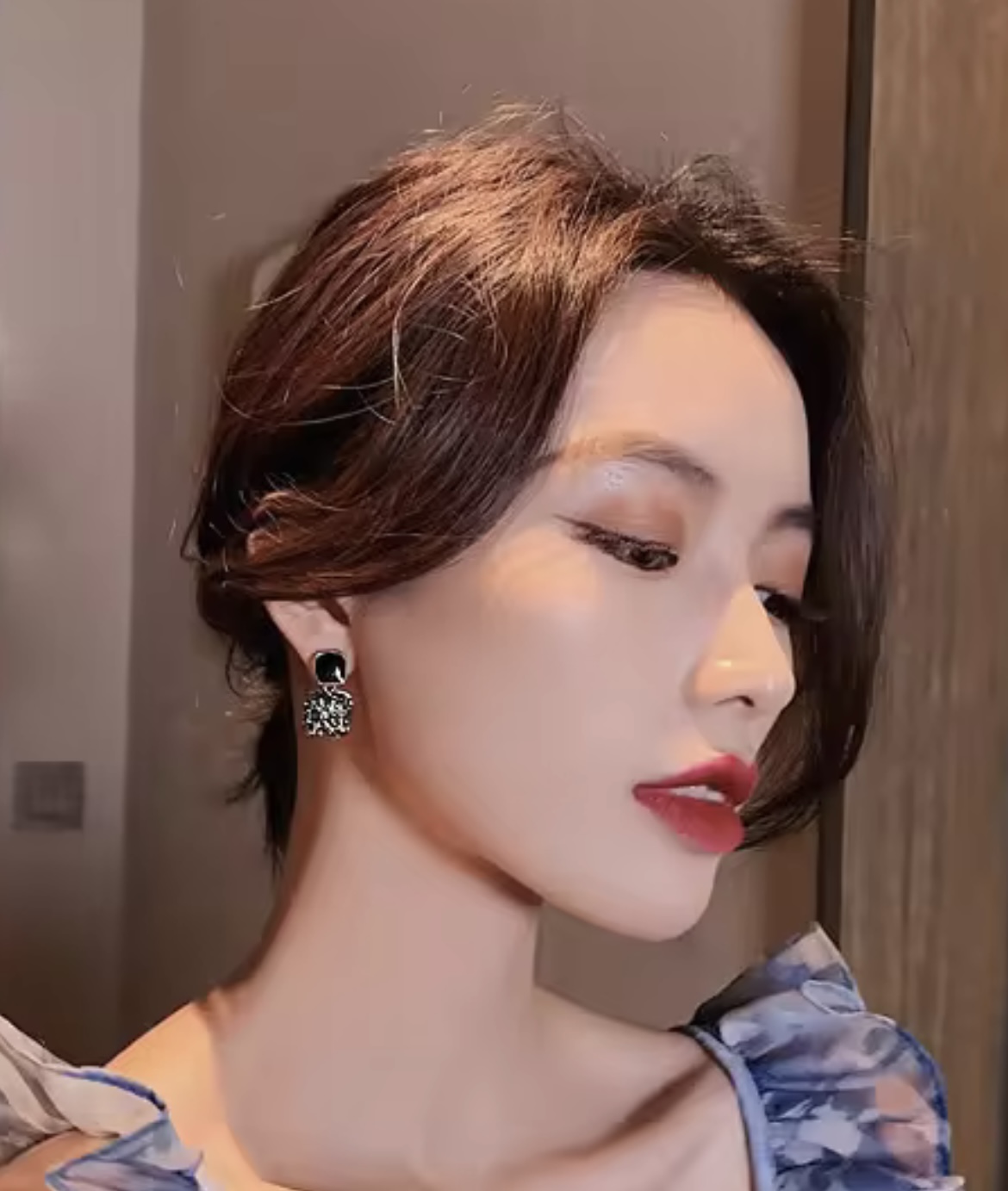 Vintage Glam Black Crystal Drop Earrings