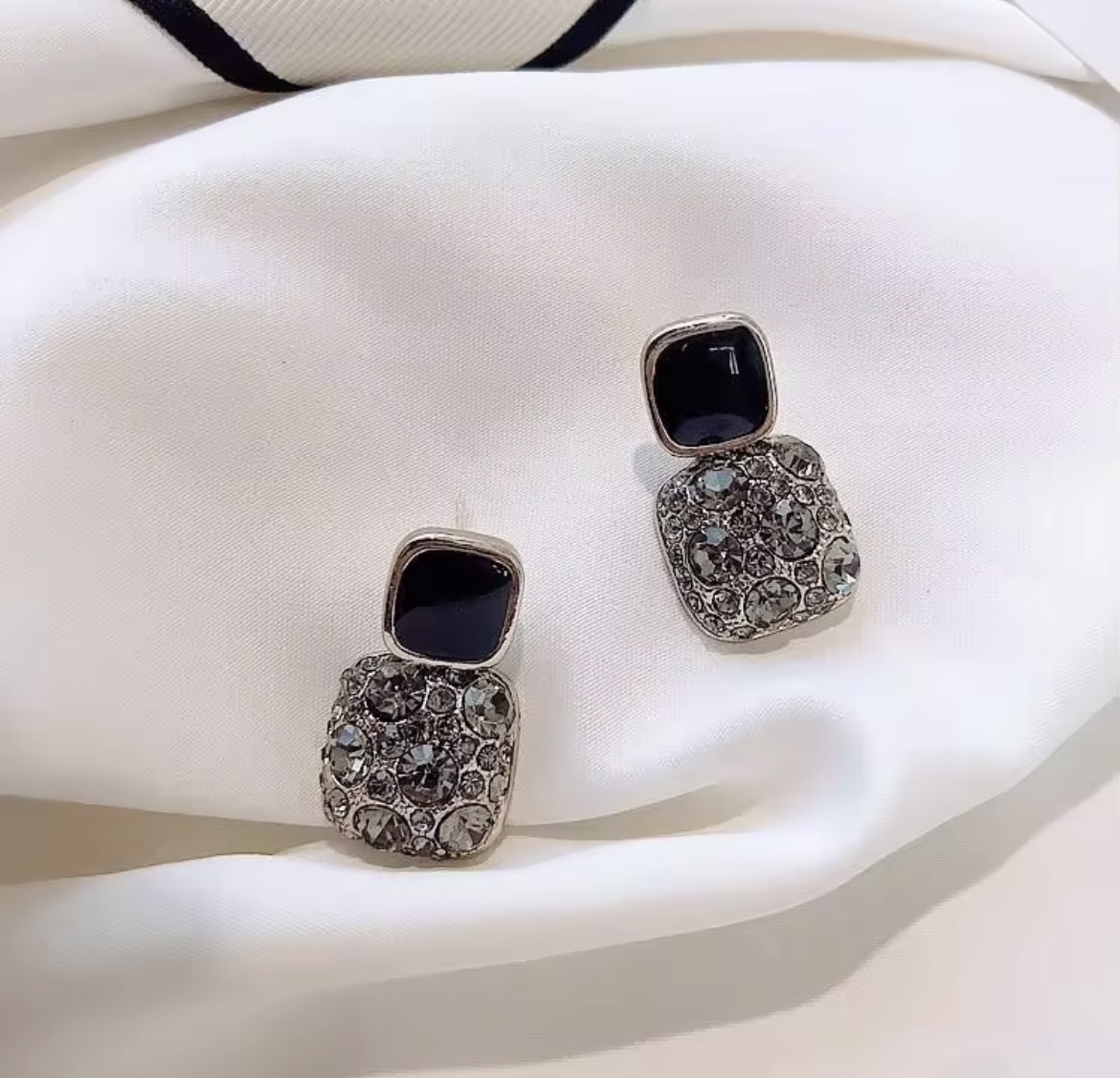 Vintage Glam Black Crystal Drop Earrings