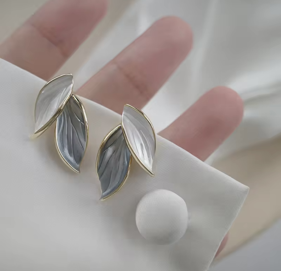 Elegant Dual-Tone Leaf Drop Earrings