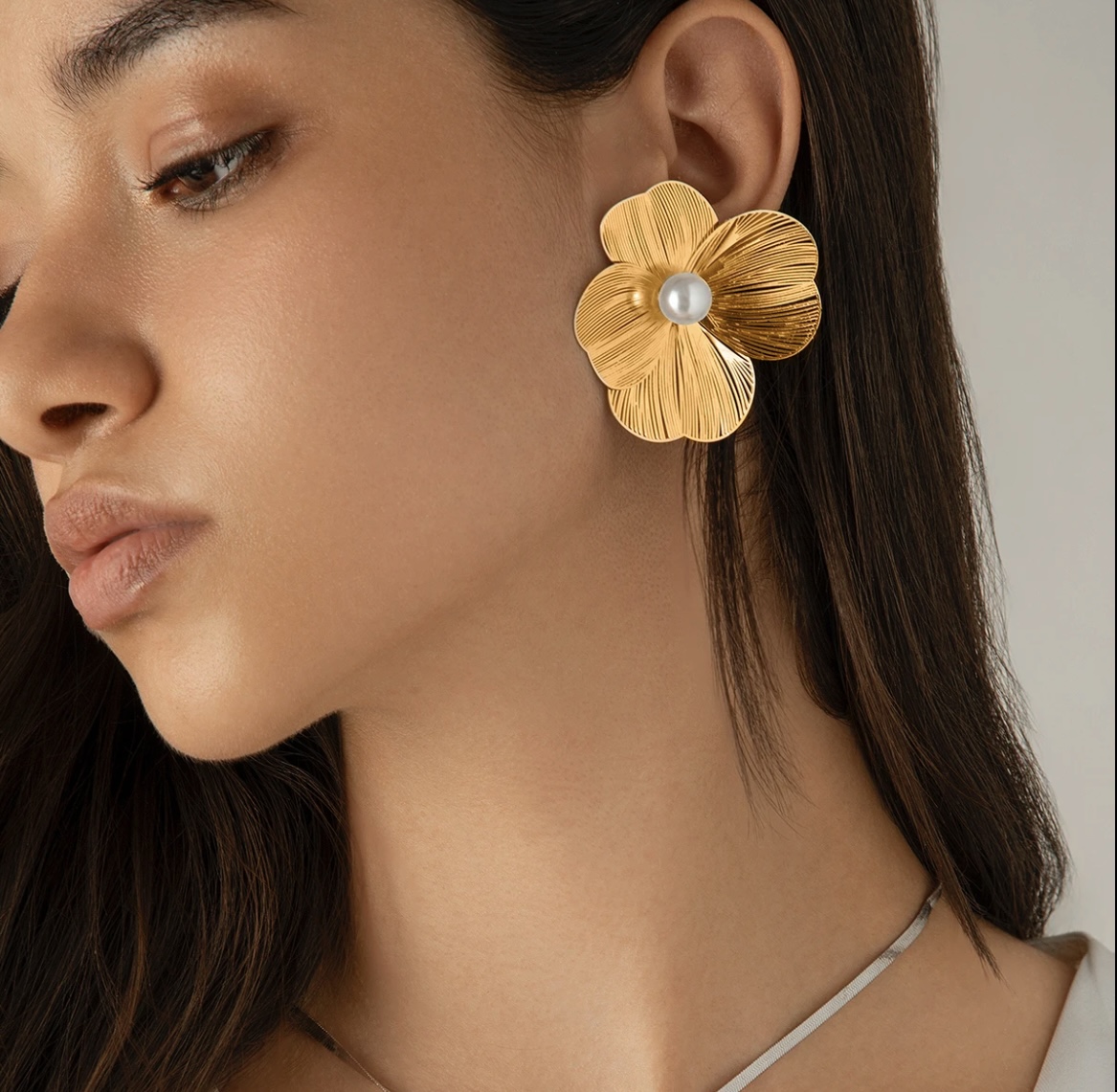 Golden Fashion Pearl Metal Flower Earrings